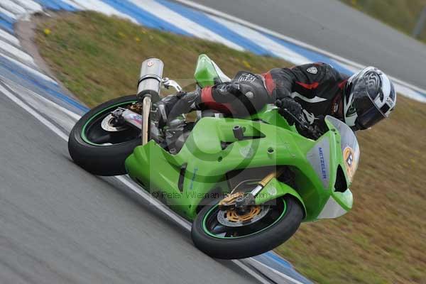 Motorcycle action photographs;Trackday digital images;donington;donington park leicestershire;donington photographs;event digital images;eventdigitalimages;no limits trackday;peter wileman photography;trackday;trackday photos