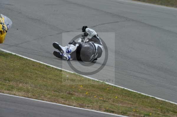 Motorcycle action photographs;Trackday digital images;donington;donington park leicestershire;donington photographs;event digital images;eventdigitalimages;no limits trackday;peter wileman photography;trackday;trackday photos