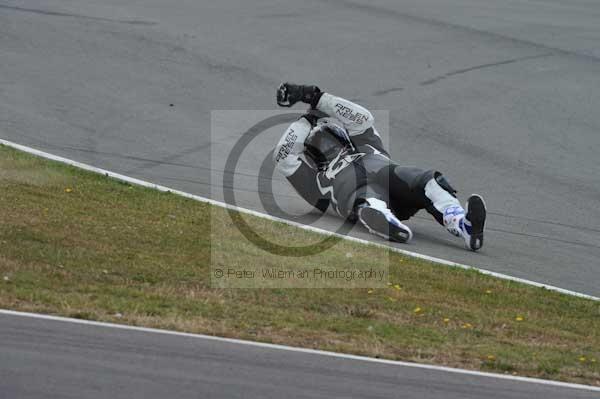 Motorcycle action photographs;Trackday digital images;donington;donington park leicestershire;donington photographs;event digital images;eventdigitalimages;no limits trackday;peter wileman photography;trackday;trackday photos