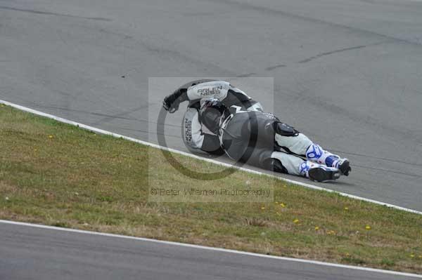 Motorcycle action photographs;Trackday digital images;donington;donington park leicestershire;donington photographs;event digital images;eventdigitalimages;no limits trackday;peter wileman photography;trackday;trackday photos