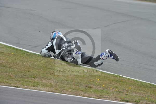 Motorcycle action photographs;Trackday digital images;donington;donington park leicestershire;donington photographs;event digital images;eventdigitalimages;no limits trackday;peter wileman photography;trackday;trackday photos