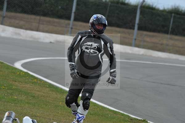 Motorcycle action photographs;Trackday digital images;donington;donington park leicestershire;donington photographs;event digital images;eventdigitalimages;no limits trackday;peter wileman photography;trackday;trackday photos