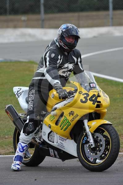 Motorcycle action photographs;Trackday digital images;donington;donington park leicestershire;donington photographs;event digital images;eventdigitalimages;no limits trackday;peter wileman photography;trackday;trackday photos