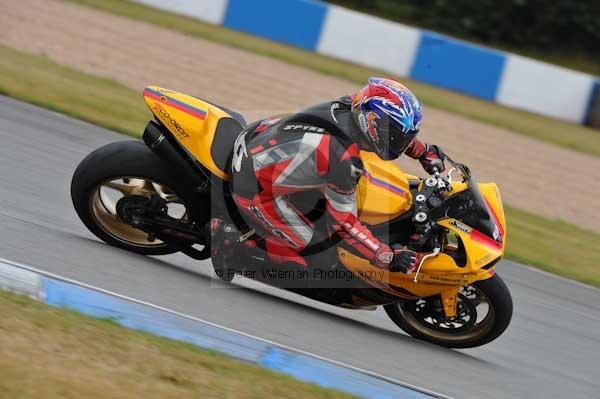 Motorcycle action photographs;Trackday digital images;donington;donington park leicestershire;donington photographs;event digital images;eventdigitalimages;no limits trackday;peter wileman photography;trackday;trackday photos