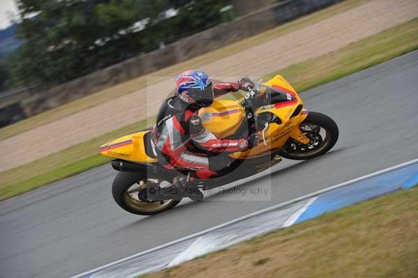 Motorcycle action photographs;Trackday digital images;donington;donington park leicestershire;donington photographs;event digital images;eventdigitalimages;no limits trackday;peter wileman photography;trackday;trackday photos