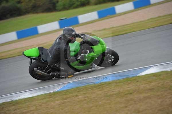 Motorcycle action photographs;Trackday digital images;donington;donington park leicestershire;donington photographs;event digital images;eventdigitalimages;no limits trackday;peter wileman photography;trackday;trackday photos