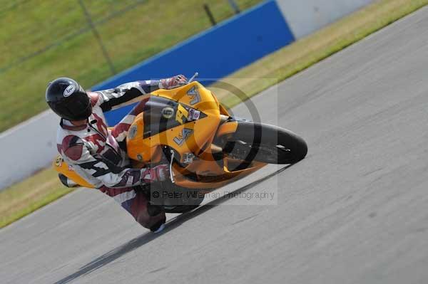 Motorcycle action photographs;Trackday digital images;donington;donington park leicestershire;donington photographs;event digital images;eventdigitalimages;no limits trackday;peter wileman photography;trackday;trackday photos