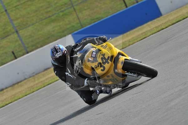 Motorcycle action photographs;Trackday digital images;donington;donington park leicestershire;donington photographs;event digital images;eventdigitalimages;no limits trackday;peter wileman photography;trackday;trackday photos