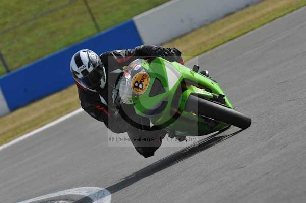 Motorcycle action photographs;Trackday digital images;donington;donington park leicestershire;donington photographs;event digital images;eventdigitalimages;no limits trackday;peter wileman photography;trackday;trackday photos