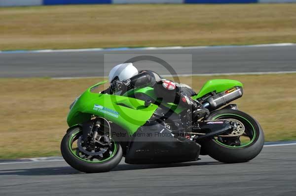 Motorcycle action photographs;Trackday digital images;donington;donington park leicestershire;donington photographs;event digital images;eventdigitalimages;no limits trackday;peter wileman photography;trackday;trackday photos