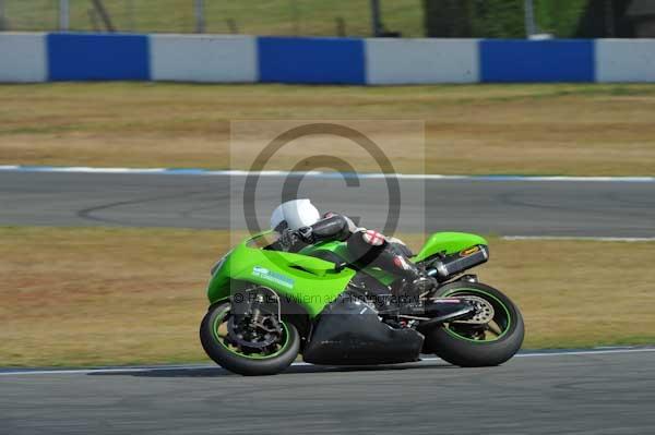 Motorcycle action photographs;Trackday digital images;donington;donington park leicestershire;donington photographs;event digital images;eventdigitalimages;no limits trackday;peter wileman photography;trackday;trackday photos