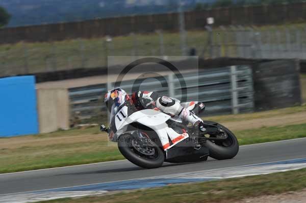 Motorcycle action photographs;Trackday digital images;donington;donington park leicestershire;donington photographs;event digital images;eventdigitalimages;no limits trackday;peter wileman photography;trackday;trackday photos