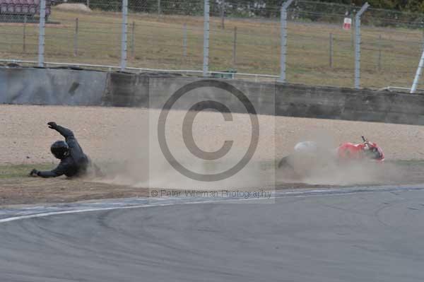 Motorcycle action photographs;Trackday digital images;donington;donington park leicestershire;donington photographs;event digital images;eventdigitalimages;no limits trackday;peter wileman photography;trackday;trackday photos