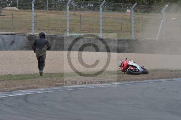 Motorcycle action photographs;Trackday digital images;donington;donington park leicestershire;donington photographs;event digital images;eventdigitalimages;no limits trackday;peter wileman photography;trackday;trackday photos