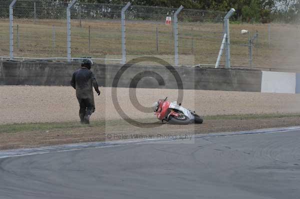 Motorcycle action photographs;Trackday digital images;donington;donington park leicestershire;donington photographs;event digital images;eventdigitalimages;no limits trackday;peter wileman photography;trackday;trackday photos