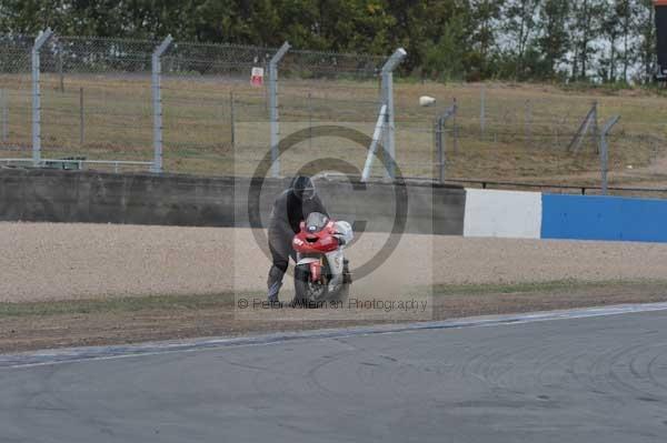 Motorcycle action photographs;Trackday digital images;donington;donington park leicestershire;donington photographs;event digital images;eventdigitalimages;no limits trackday;peter wileman photography;trackday;trackday photos