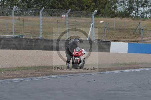 Motorcycle action photographs;Trackday digital images;donington;donington park leicestershire;donington photographs;event digital images;eventdigitalimages;no limits trackday;peter wileman photography;trackday;trackday photos