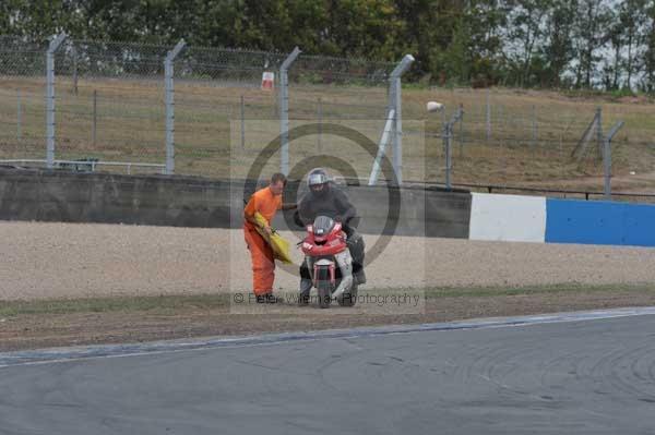 Motorcycle action photographs;Trackday digital images;donington;donington park leicestershire;donington photographs;event digital images;eventdigitalimages;no limits trackday;peter wileman photography;trackday;trackday photos