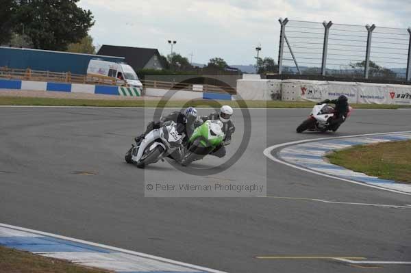 Motorcycle action photographs;Trackday digital images;donington;donington park leicestershire;donington photographs;event digital images;eventdigitalimages;no limits trackday;peter wileman photography;trackday;trackday photos