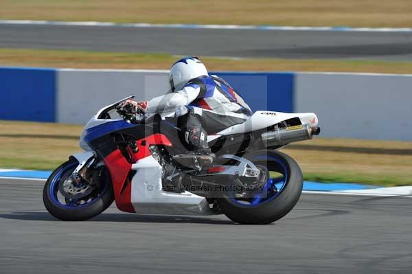 Motorcycle action photographs;Trackday digital images;donington;donington park leicestershire;donington photographs;event digital images;eventdigitalimages;no limits trackday;peter wileman photography;trackday;trackday photos
