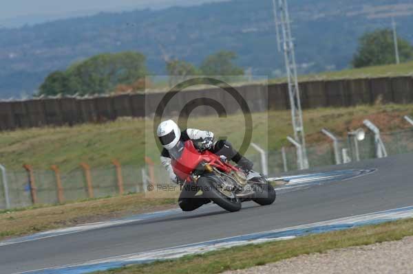 Motorcycle action photographs;Trackday digital images;donington;donington park leicestershire;donington photographs;event digital images;eventdigitalimages;no limits trackday;peter wileman photography;trackday;trackday photos