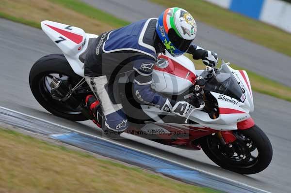 Motorcycle action photographs;Trackday digital images;donington;donington park leicestershire;donington photographs;event digital images;eventdigitalimages;no limits trackday;peter wileman photography;trackday;trackday photos