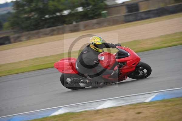 Motorcycle action photographs;Trackday digital images;donington;donington park leicestershire;donington photographs;event digital images;eventdigitalimages;no limits trackday;peter wileman photography;trackday;trackday photos