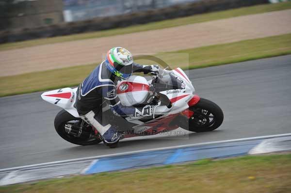 Motorcycle action photographs;Trackday digital images;donington;donington park leicestershire;donington photographs;event digital images;eventdigitalimages;no limits trackday;peter wileman photography;trackday;trackday photos