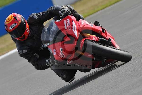 Motorcycle action photographs;Trackday digital images;donington;donington park leicestershire;donington photographs;event digital images;eventdigitalimages;no limits trackday;peter wileman photography;trackday;trackday photos