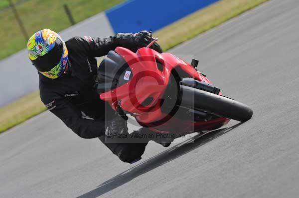 Motorcycle action photographs;Trackday digital images;donington;donington park leicestershire;donington photographs;event digital images;eventdigitalimages;no limits trackday;peter wileman photography;trackday;trackday photos
