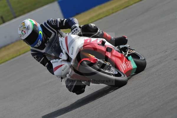 Motorcycle action photographs;Trackday digital images;donington;donington park leicestershire;donington photographs;event digital images;eventdigitalimages;no limits trackday;peter wileman photography;trackday;trackday photos