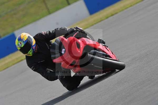 Motorcycle action photographs;Trackday digital images;donington;donington park leicestershire;donington photographs;event digital images;eventdigitalimages;no limits trackday;peter wileman photography;trackday;trackday photos