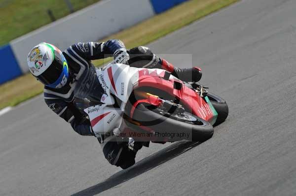 Motorcycle action photographs;Trackday digital images;donington;donington park leicestershire;donington photographs;event digital images;eventdigitalimages;no limits trackday;peter wileman photography;trackday;trackday photos