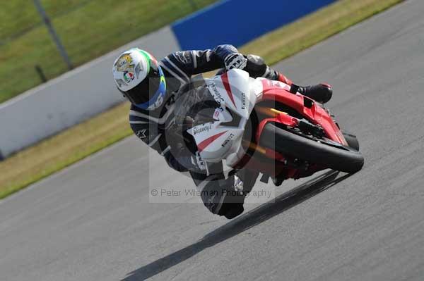 Motorcycle action photographs;Trackday digital images;donington;donington park leicestershire;donington photographs;event digital images;eventdigitalimages;no limits trackday;peter wileman photography;trackday;trackday photos