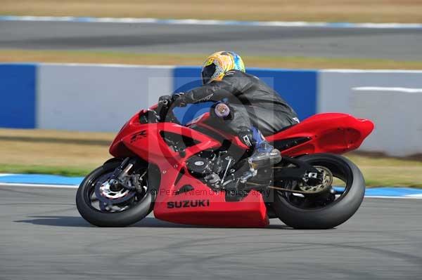 Motorcycle action photographs;Trackday digital images;donington;donington park leicestershire;donington photographs;event digital images;eventdigitalimages;no limits trackday;peter wileman photography;trackday;trackday photos