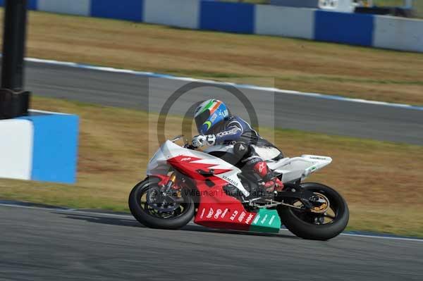 Motorcycle action photographs;Trackday digital images;donington;donington park leicestershire;donington photographs;event digital images;eventdigitalimages;no limits trackday;peter wileman photography;trackday;trackday photos
