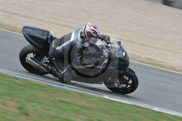 Motorcycle action photographs;Trackday digital images;donington;donington park leicestershire;donington photographs;event digital images;eventdigitalimages;no limits trackday;peter wileman photography;trackday;trackday photos