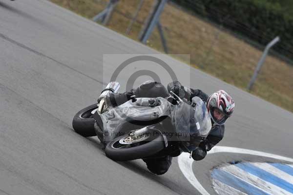 Motorcycle action photographs;Trackday digital images;donington;donington park leicestershire;donington photographs;event digital images;eventdigitalimages;no limits trackday;peter wileman photography;trackday;trackday photos