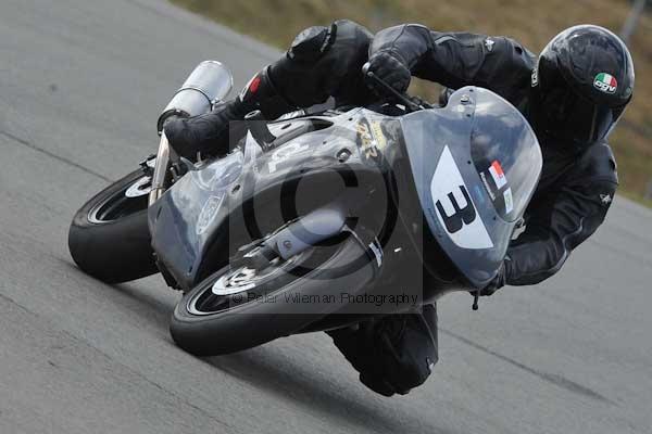 Motorcycle action photographs;Trackday digital images;donington;donington park leicestershire;donington photographs;event digital images;eventdigitalimages;no limits trackday;peter wileman photography;trackday;trackday photos