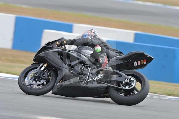 Motorcycle action photographs;Trackday digital images;donington;donington park leicestershire;donington photographs;event digital images;eventdigitalimages;no limits trackday;peter wileman photography;trackday;trackday photos