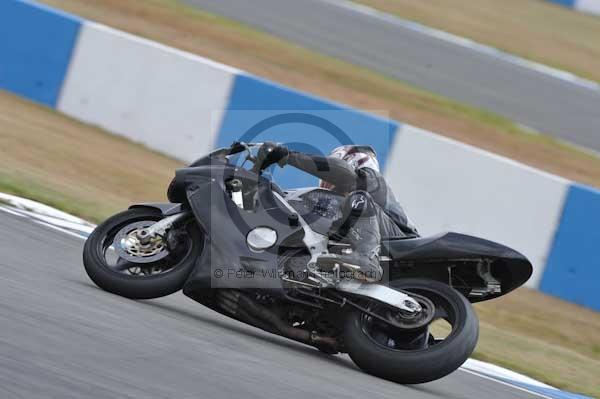 Motorcycle action photographs;Trackday digital images;donington;donington park leicestershire;donington photographs;event digital images;eventdigitalimages;no limits trackday;peter wileman photography;trackday;trackday photos