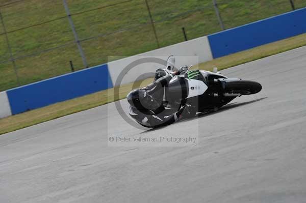 Motorcycle action photographs;Trackday digital images;donington;donington park leicestershire;donington photographs;event digital images;eventdigitalimages;no limits trackday;peter wileman photography;trackday;trackday photos
