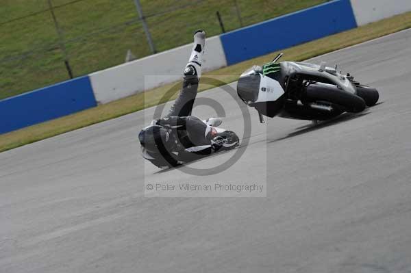 Motorcycle action photographs;Trackday digital images;donington;donington park leicestershire;donington photographs;event digital images;eventdigitalimages;no limits trackday;peter wileman photography;trackday;trackday photos