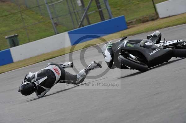 Motorcycle action photographs;Trackday digital images;donington;donington park leicestershire;donington photographs;event digital images;eventdigitalimages;no limits trackday;peter wileman photography;trackday;trackday photos