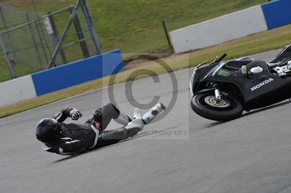 Motorcycle action photographs;Trackday digital images;donington;donington park leicestershire;donington photographs;event digital images;eventdigitalimages;no limits trackday;peter wileman photography;trackday;trackday photos