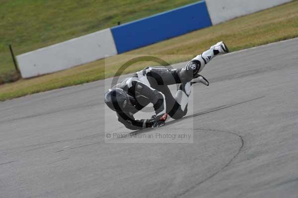 Motorcycle action photographs;Trackday digital images;donington;donington park leicestershire;donington photographs;event digital images;eventdigitalimages;no limits trackday;peter wileman photography;trackday;trackday photos