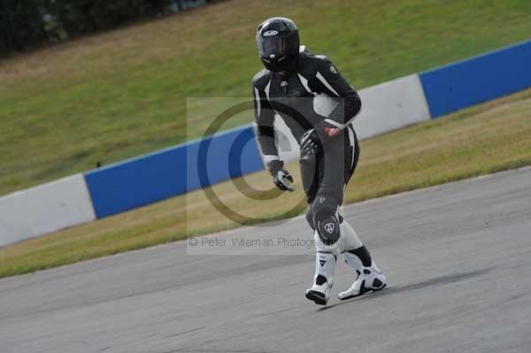 Motorcycle action photographs;Trackday digital images;donington;donington park leicestershire;donington photographs;event digital images;eventdigitalimages;no limits trackday;peter wileman photography;trackday;trackday photos
