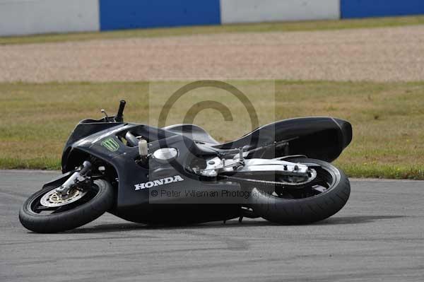 Motorcycle action photographs;Trackday digital images;donington;donington park leicestershire;donington photographs;event digital images;eventdigitalimages;no limits trackday;peter wileman photography;trackday;trackday photos