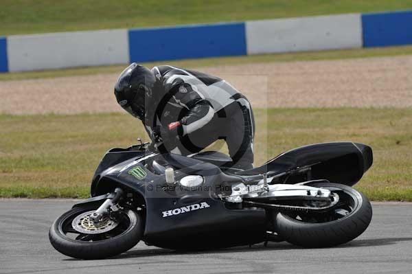 Motorcycle action photographs;Trackday digital images;donington;donington park leicestershire;donington photographs;event digital images;eventdigitalimages;no limits trackday;peter wileman photography;trackday;trackday photos