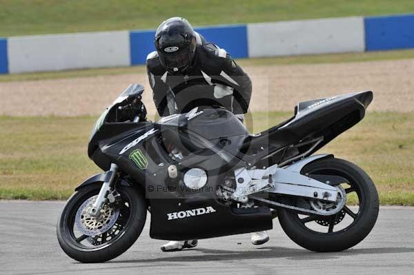 Motorcycle action photographs;Trackday digital images;donington;donington park leicestershire;donington photographs;event digital images;eventdigitalimages;no limits trackday;peter wileman photography;trackday;trackday photos